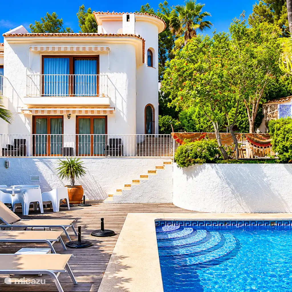 Villa Villa met zwembad en super zeezicht in Altea