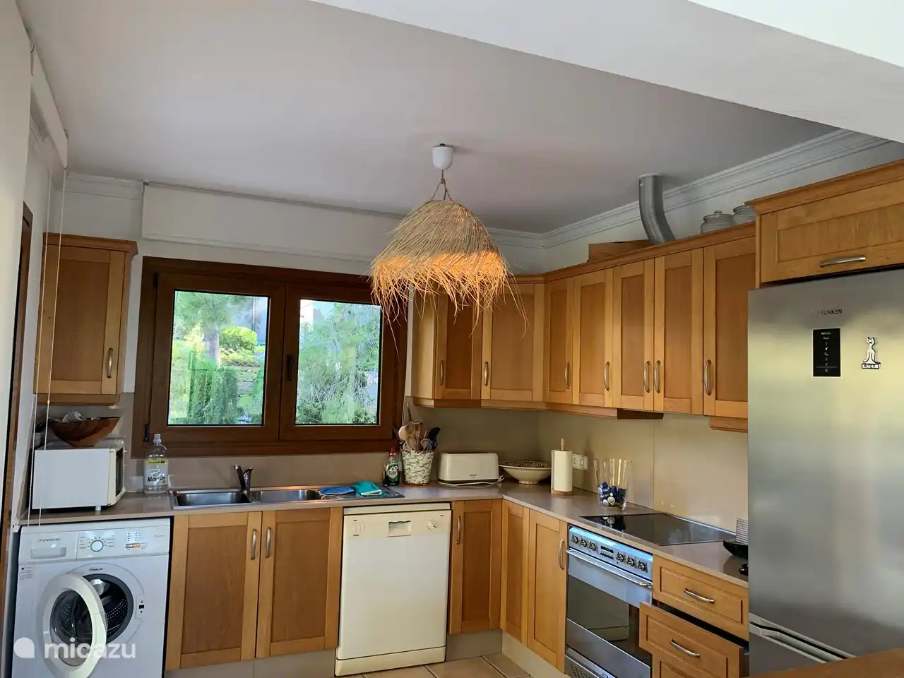 Tout l’équipement dont vous avez besoin est disponible.
Ainsi qu’une machine à café Nespresso.