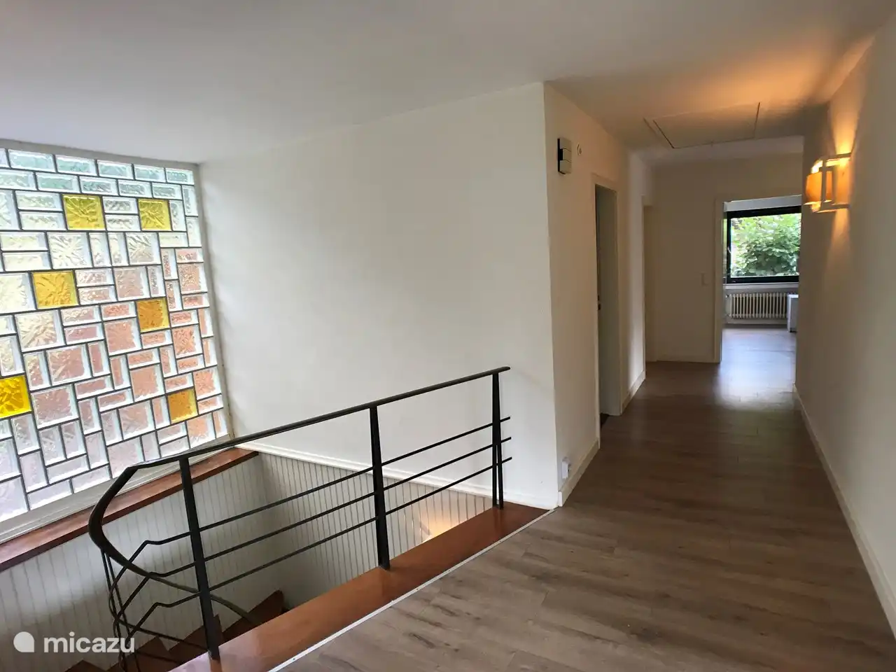 Escalier et hall spacieux