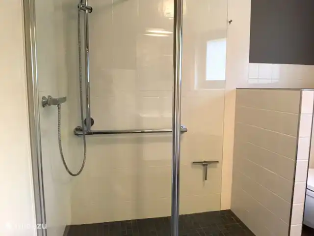 Villa Im Bongert Parque Nacional de Eifel en Alemania, Eifel, Hellenthal - casa vacacional Caminar en la ducha