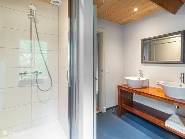 La Grande Maison | France, Dordogne, Clermont-de-Beauregard - maison de vacances Salle de bain au premier étage