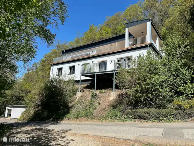 Ático Holgenbach Nat. Parque Eifel en Alemania, Eifel, Schleiden - apartamento Vista y calle Villa Holgenbach