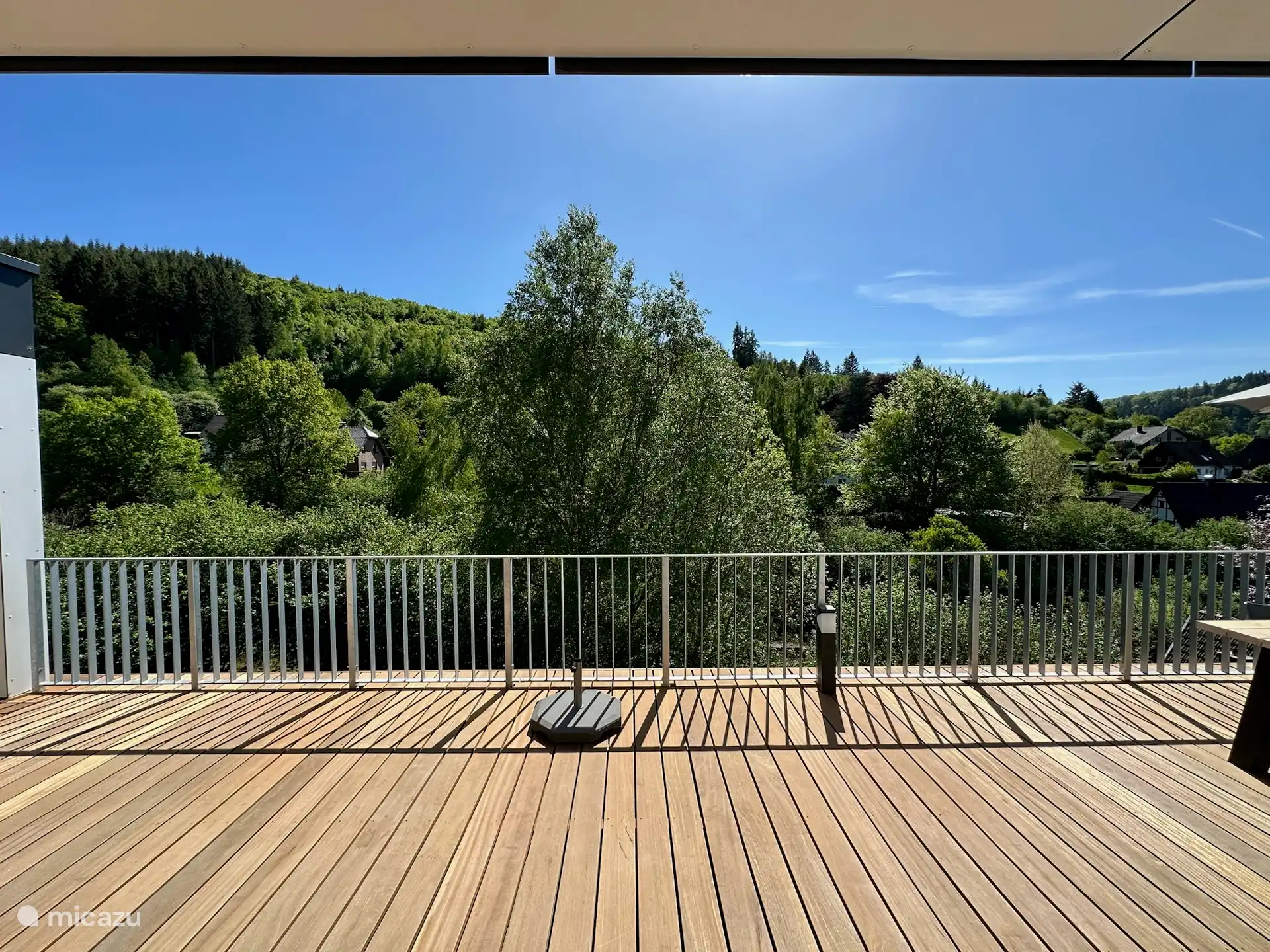 Terrasse und Aussicht