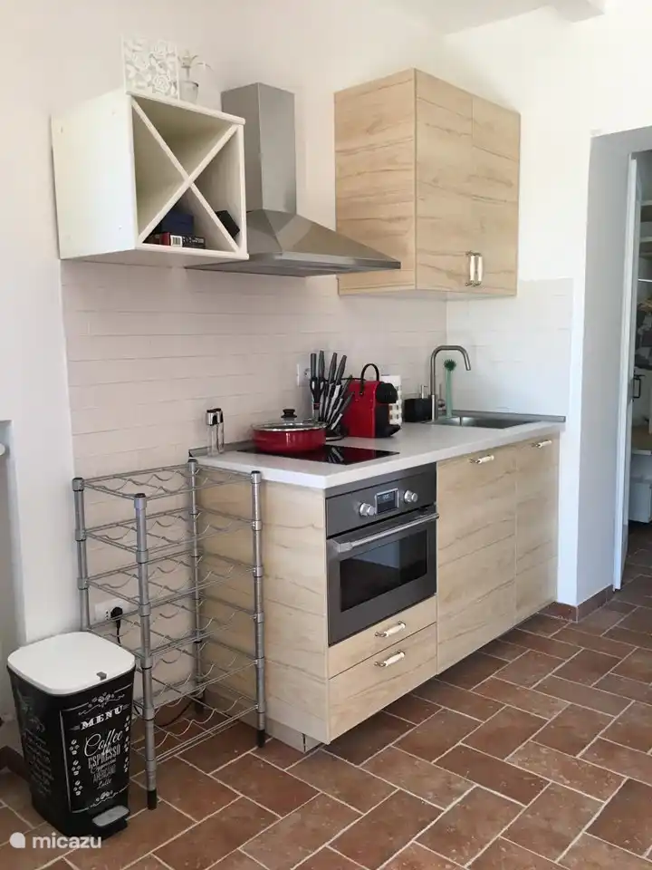 vous pouvez cuisiner à votre guise dans votre propre cuisine dans l'appartement Collina