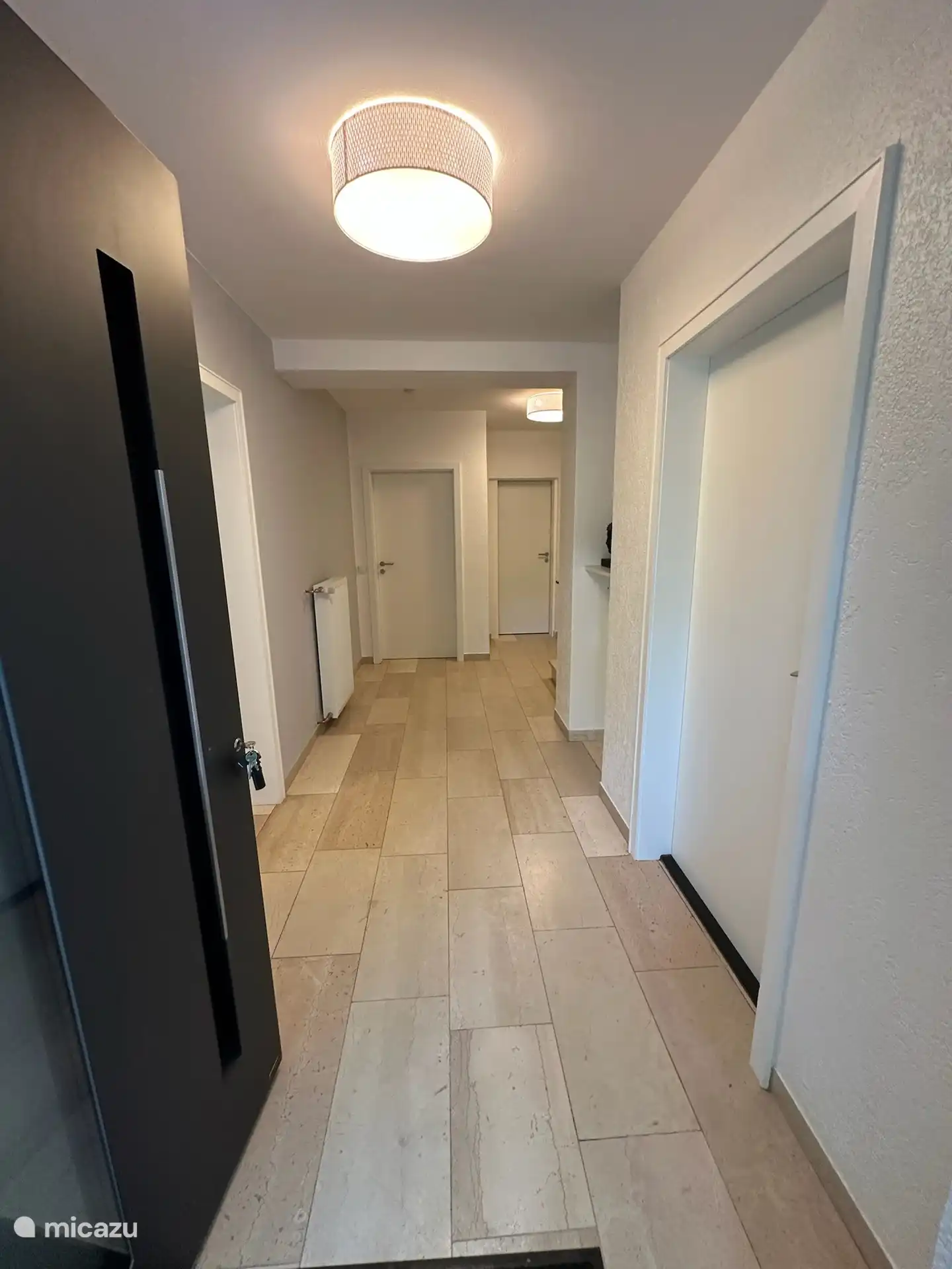 Flur und Haustür Villa Holgenbach