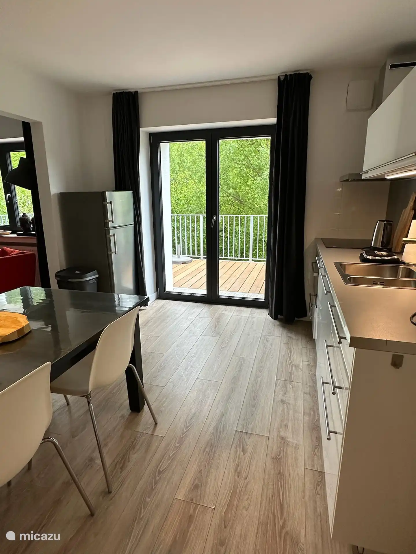 Küche und Esszimmer 