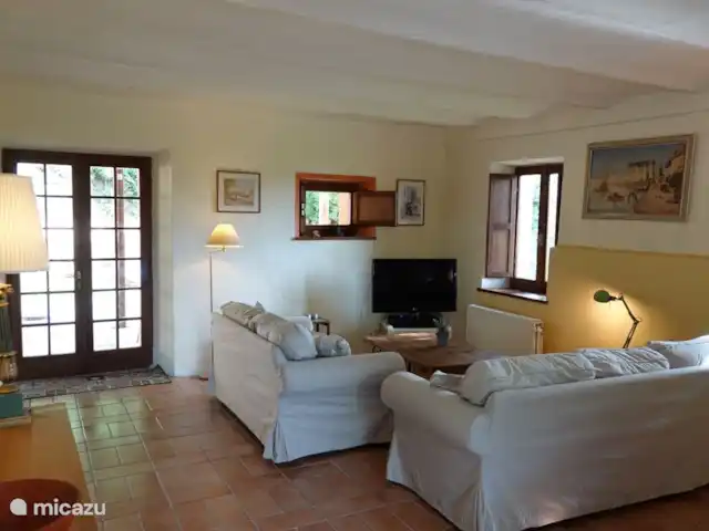 Location de Vacances Italie, Marche, San Lorenzo In Campo, maison de vacances - Maison Panorama Il y a deux canapés dans le coin télévision