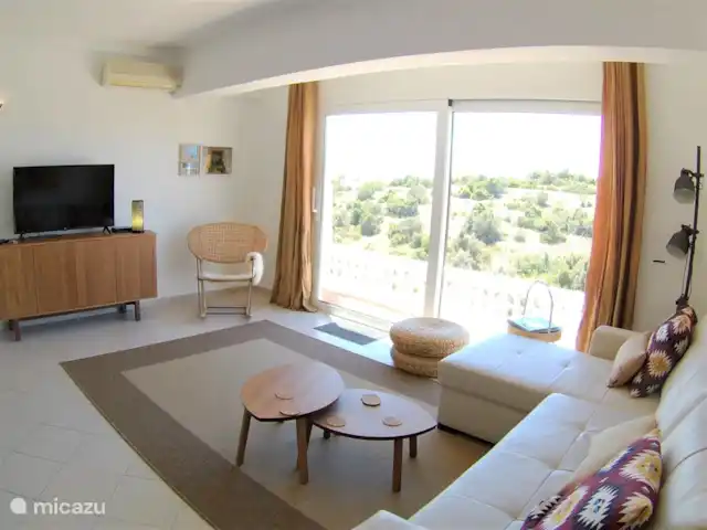 Casa Pura Vida, vue fantastique sur la mer | Portugal, Algarve, Guia - maison de vacances Salon spacieux avec TV / Stéréo / Wifi