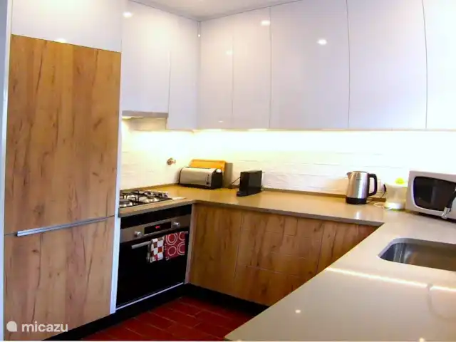 Casa Pura Vida, vue fantastique sur la mer | Portugal, Algarve, Guia - maison de vacances Casa Pura Vida nouvelle cuisine depuis 2023