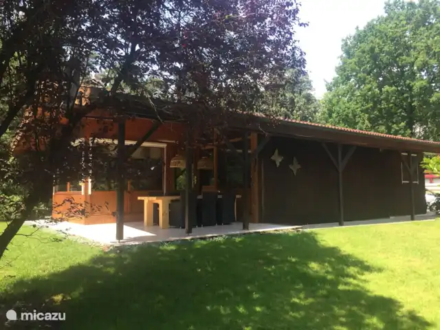 De Marke en Alemania, Baja Sajonia, Uelsen - cabaña de madera