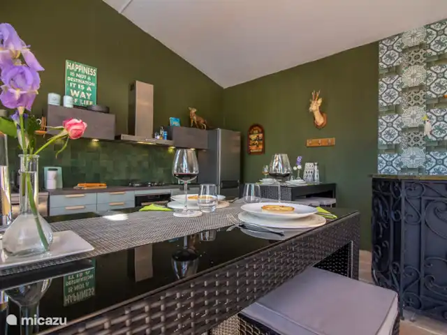 Location de Vacances France, Tarn-et-Garonne, Vigueron, studio - Escude Fleuri Bar de la piscine/cuisine