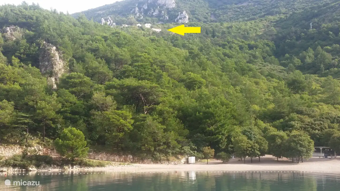 Sie können das Haus von der Bucht bei Plomin Luka aus sehen.