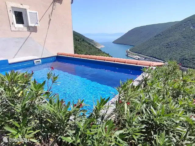 Fianona huren in Kroatië, Istrië, Labin - vakantiehuis Heerlijk verkoelend zwembad
