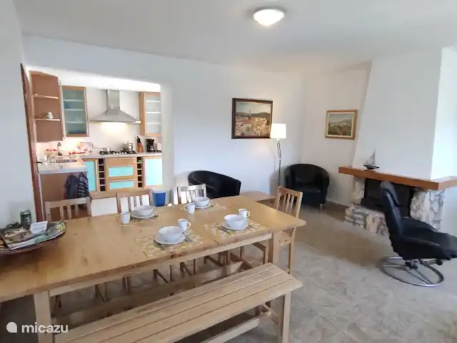 Fianona huren in Kroatië, Istrië, Labin - vakantiehuis Ruime woonkamer met eettafel en open keuken