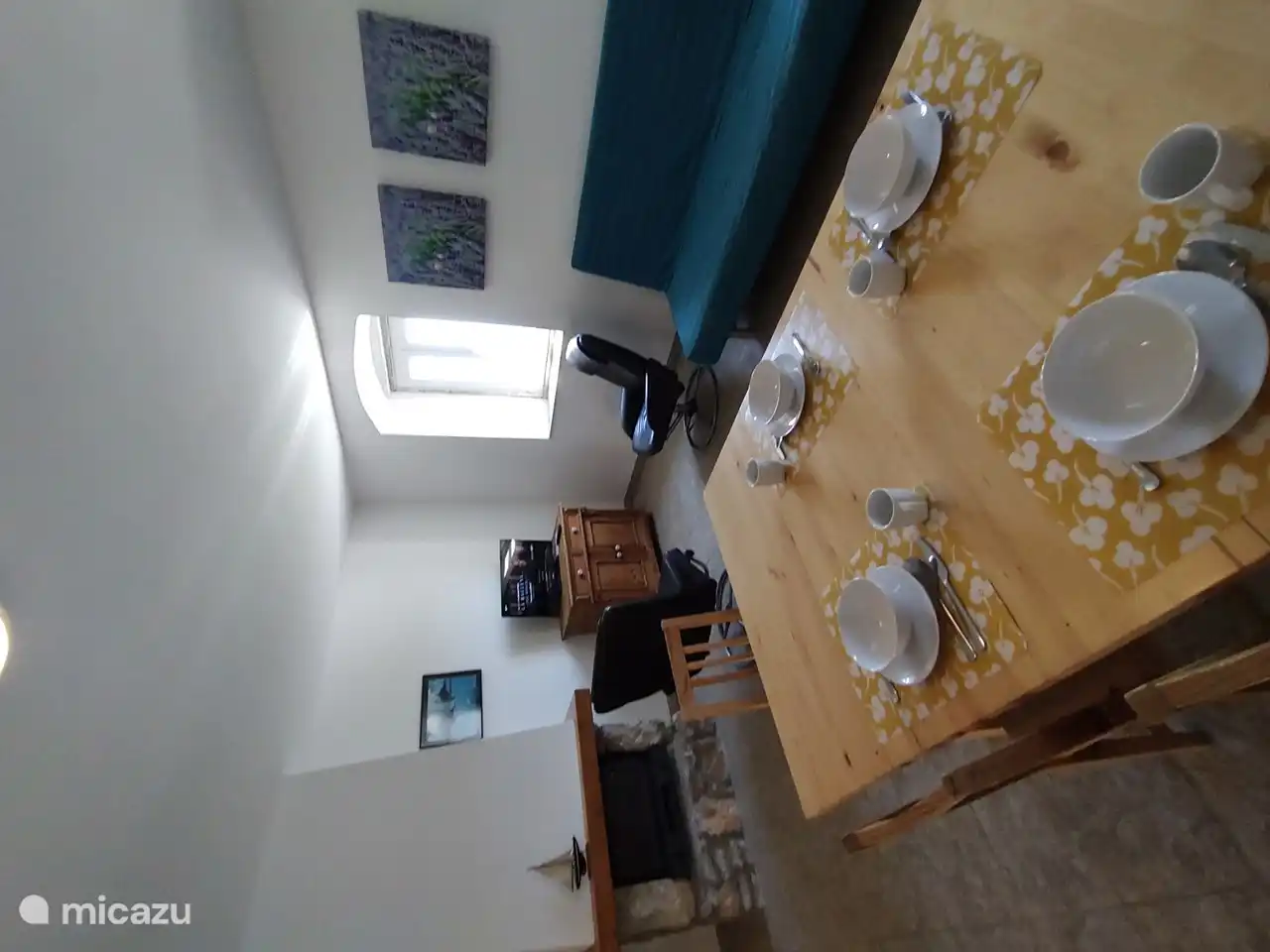 Wohnzimmer mit Schlafsofa