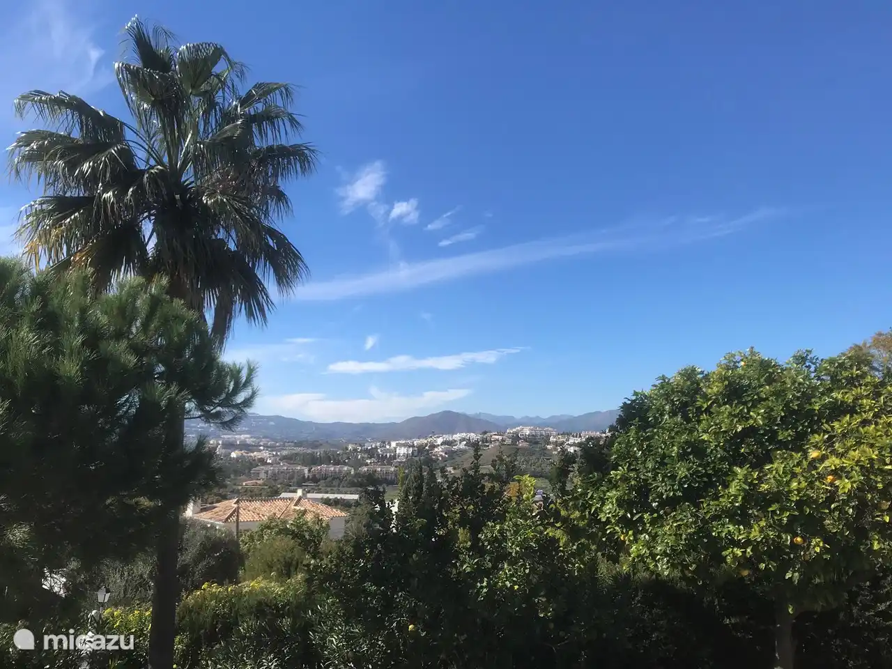 1 van de uitzichten vanuit de tuin