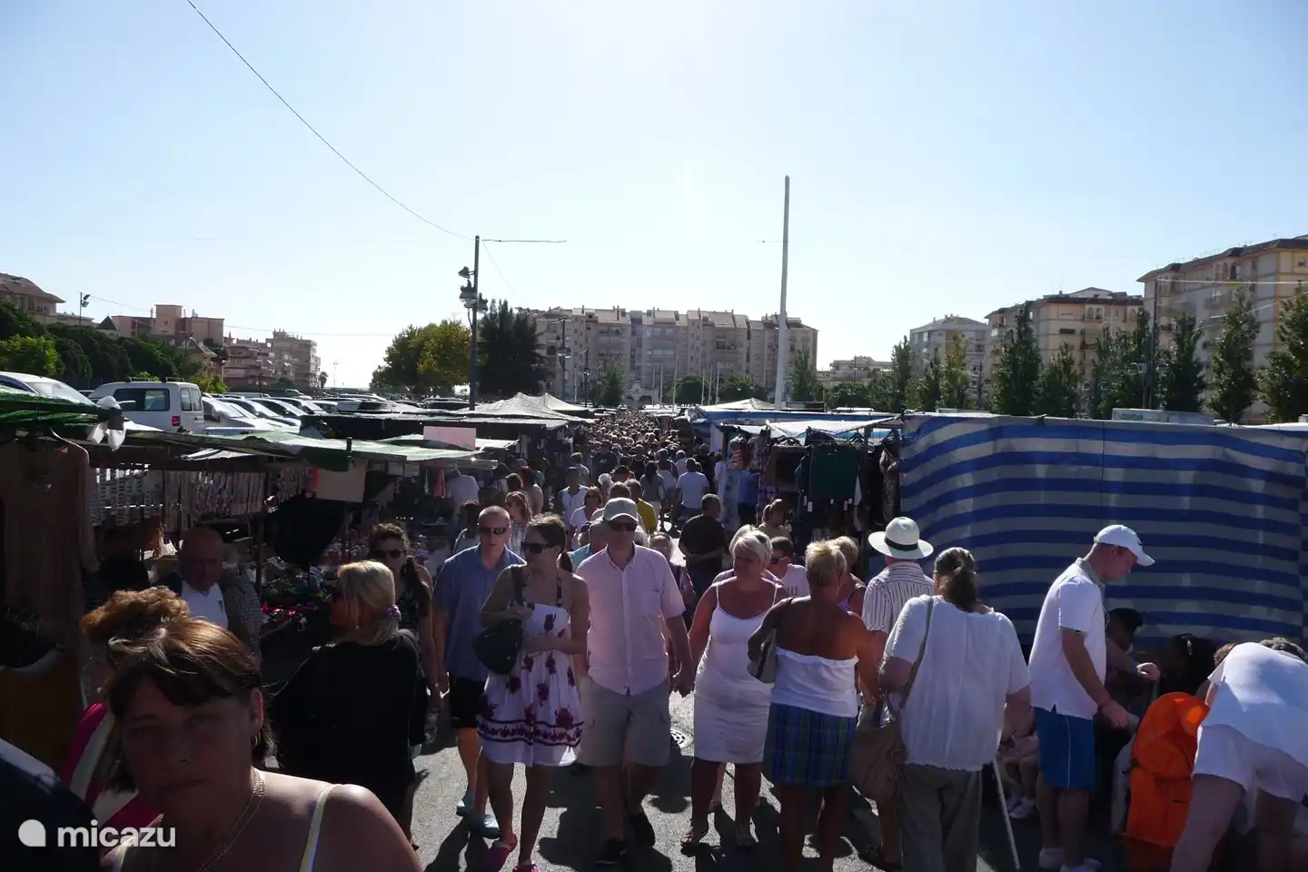 De grootste markt van de Costa del Sol; op dinsdag in Fuengirola