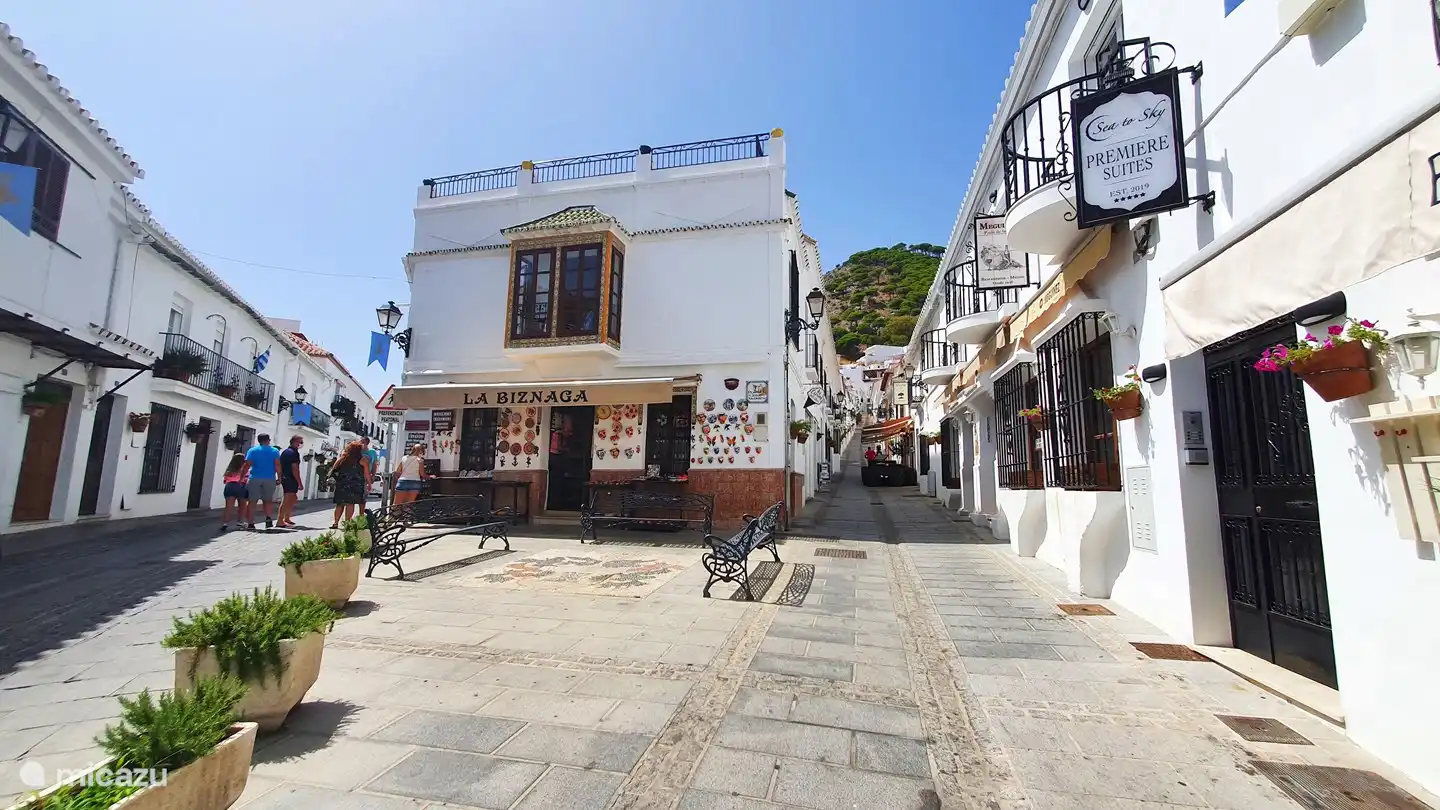 In het bekende witte dorpje Mijas