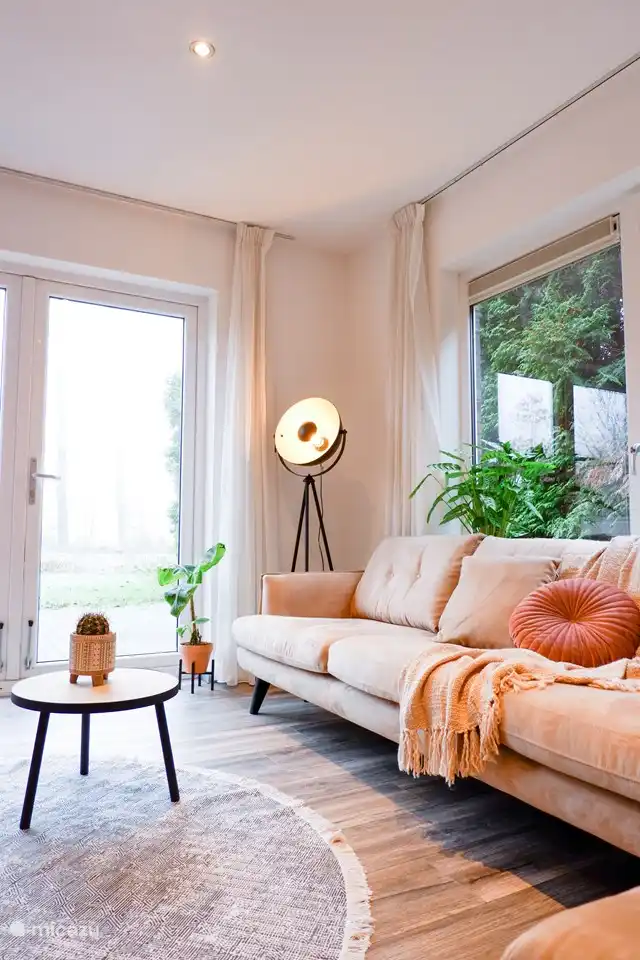 Die gemütliche Sitzecke bietet Platz für die ganze Familie!