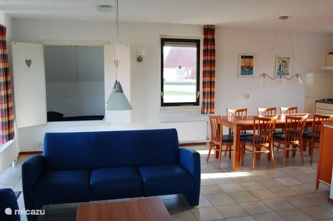 Wohnküche und Schlafbox