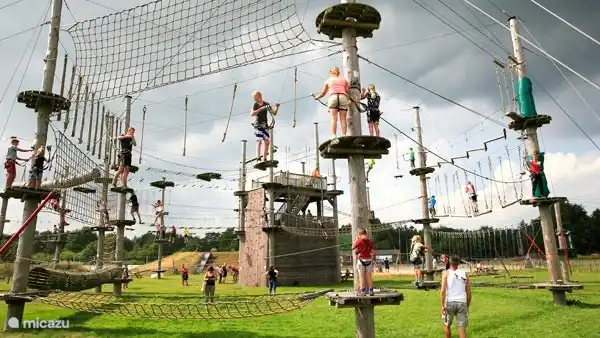 Wunderschöner sehr großer Kletterpark mit Anleitung wirklich eine Herausforderung!