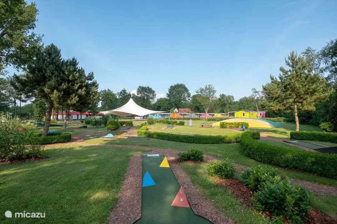 Minigolfplatz sehr schön und groß