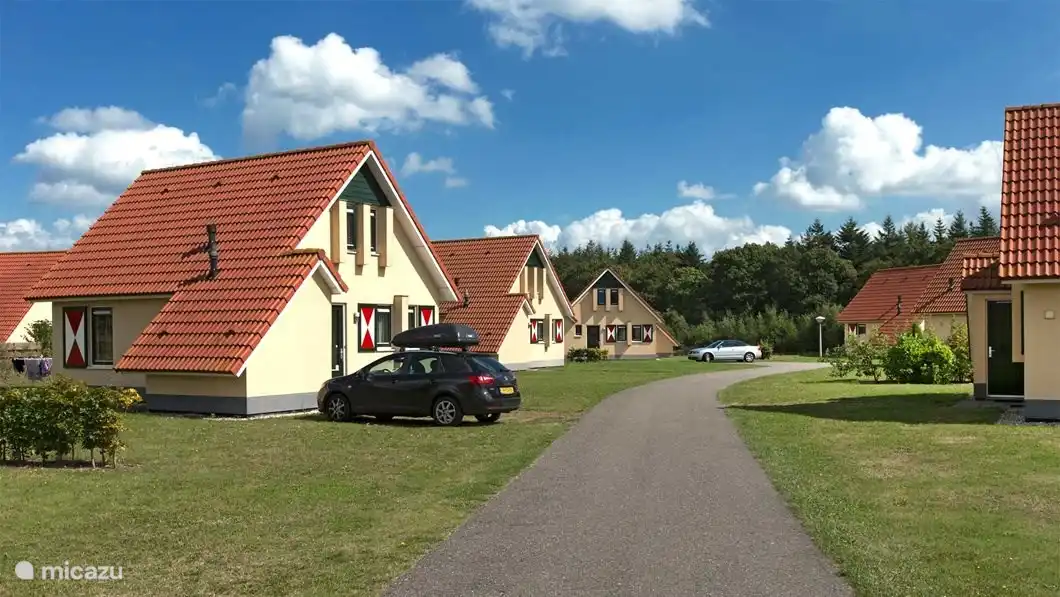 Das Parken ist sehr einfach am Bungalow