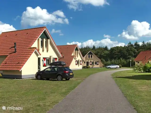 Location de Vacances Pays-Bas, Drenthe, Wezuperbrug, bungalow - Bungalow boisé Drenthe le stationnement est très facile au bungalow
