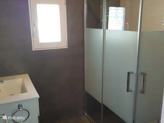Corte Del Sol 2 huren in Spanje, Costa Blanca, Torrevieja - vakantiehuis Badkamer met lavabo, toilet en douche