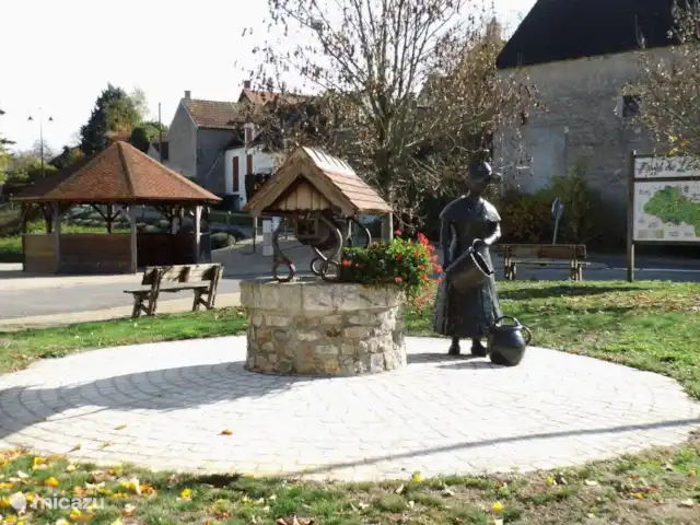 La Collin | France, Allier, Château-sur-Allier - maison de vacances place du village