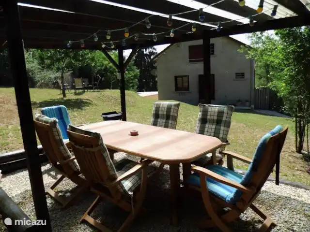 La Collin | France, Allier, Château-sur-Allier - maison de vacances coin salon couvert avec une belle vue