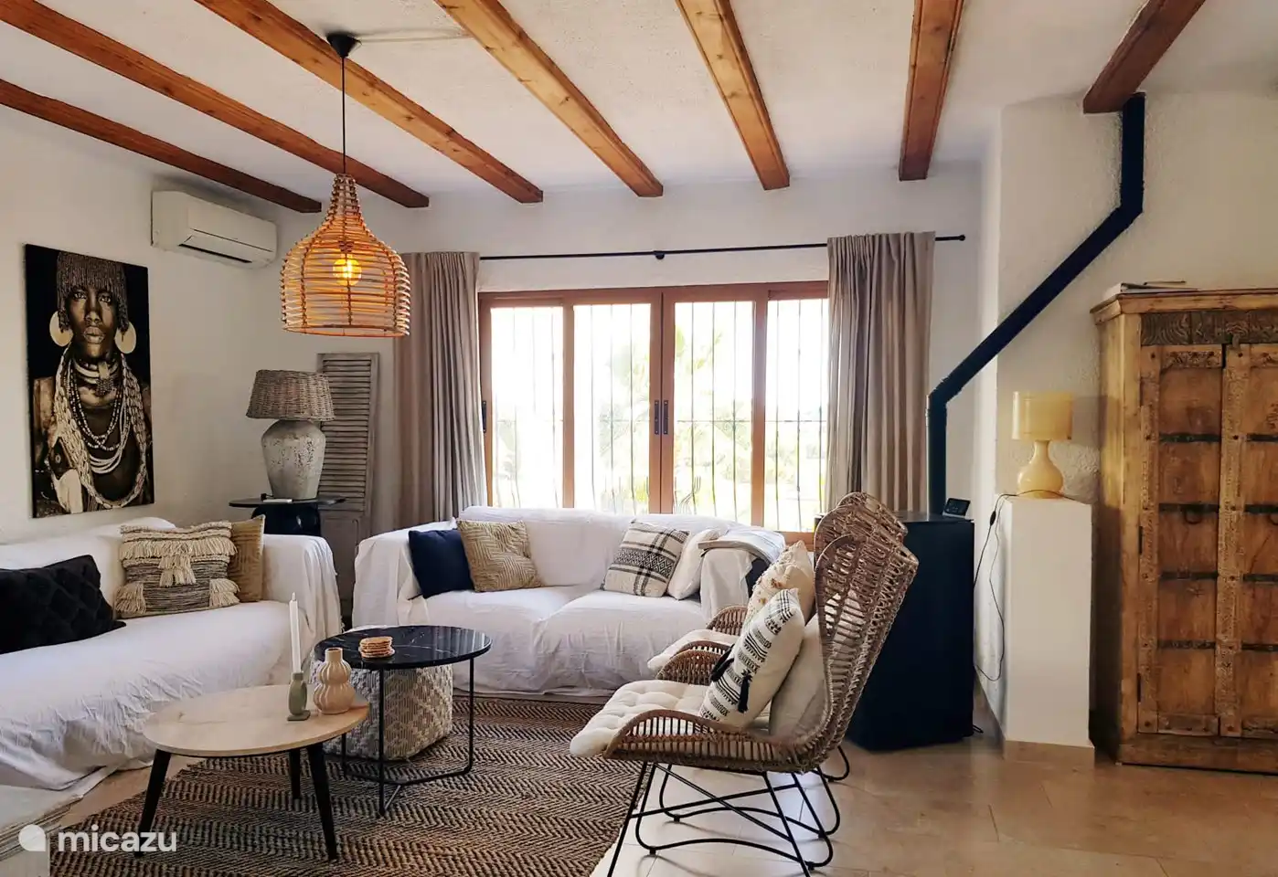 Im Winter kann das Haus mit dem Palettenofen schnell aufgeheizt werden