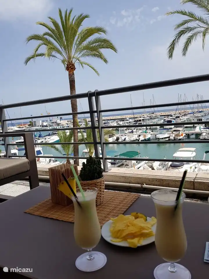 Gruß! (Club Nautica am Hafen)