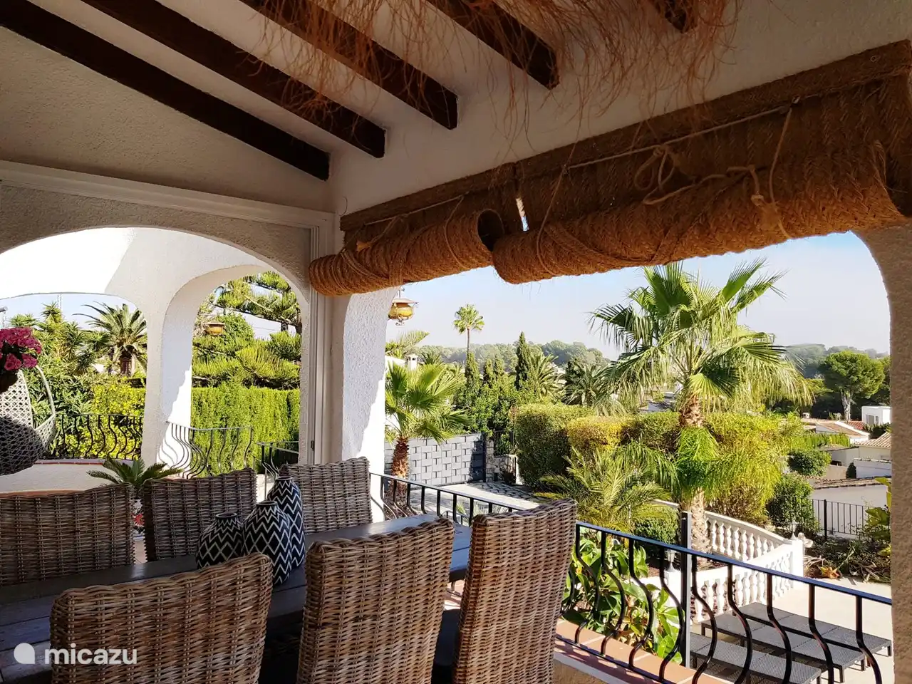 Blick auf das elektrische Tor