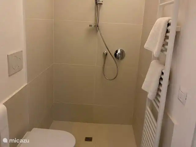 Casa PRIMO Le Marche | Italie, Marche, Tolentino - maison de vacances Salle de bain avec douche au rez-de-chaussée