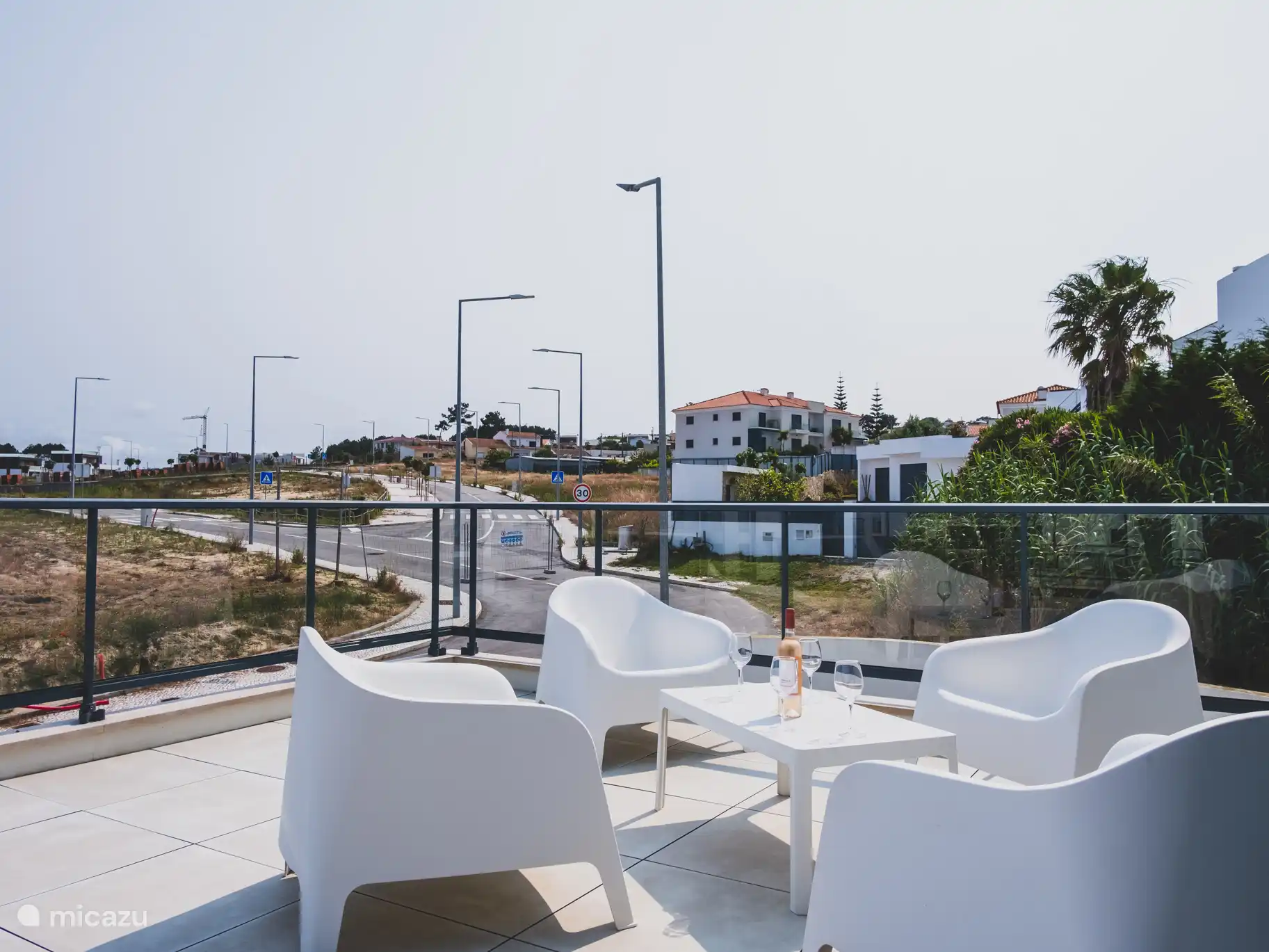 Sonnenterrasse Erdgeschoss Straßenseite