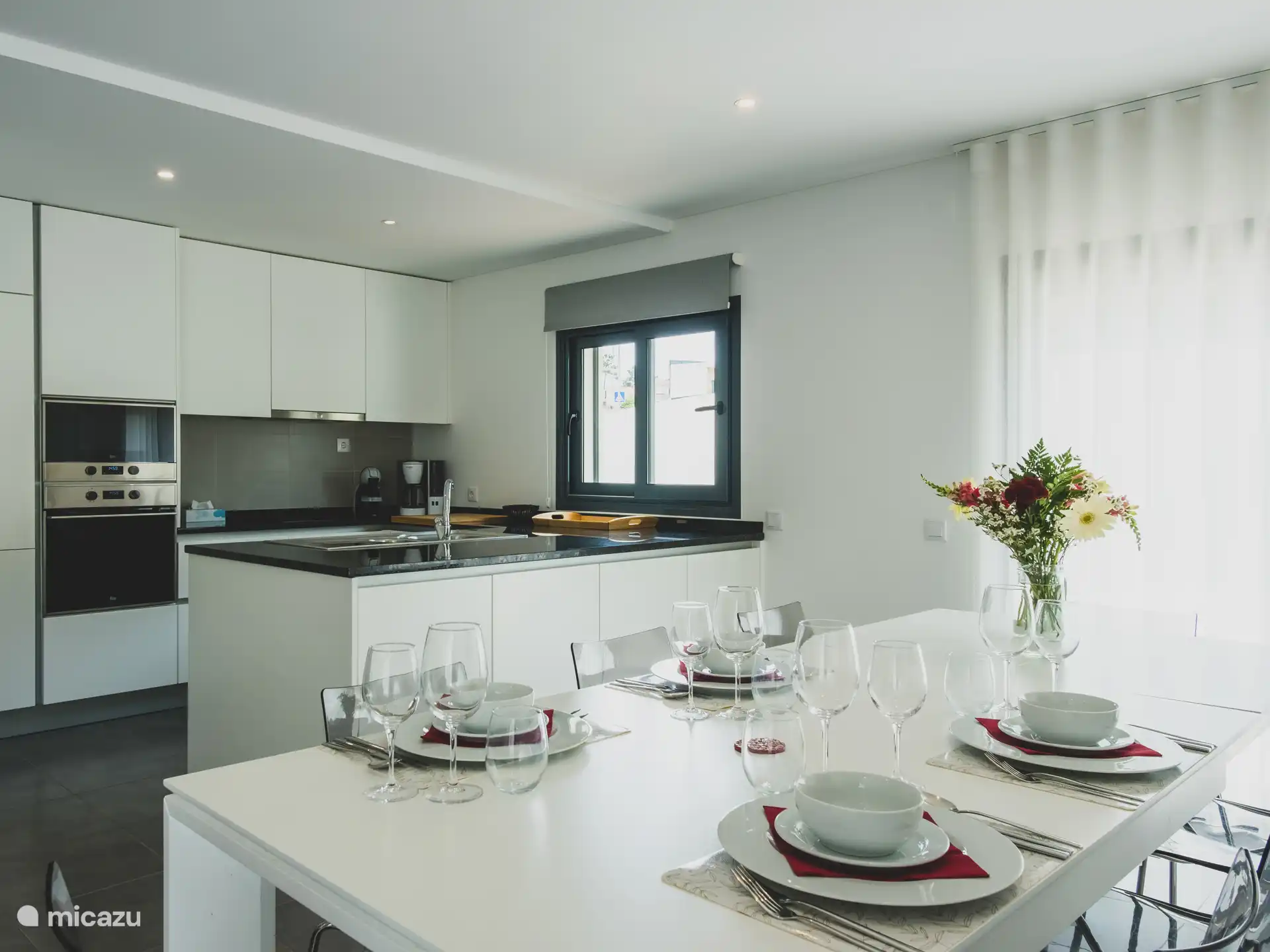 Küche und Essbereich