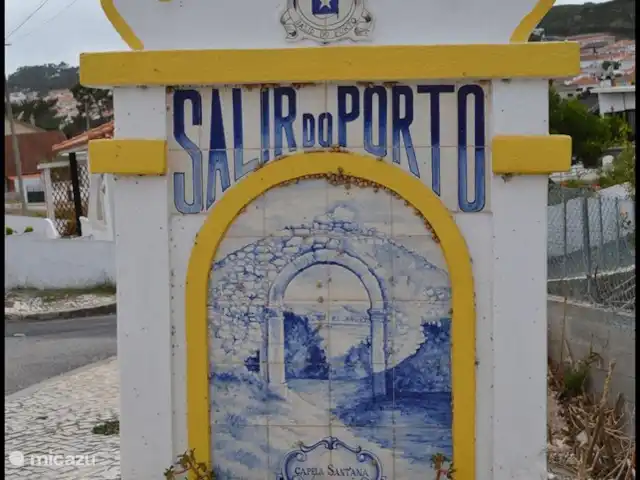 Villa das Hortas huren in Portugal, Costa de Prata, Salir Do Porto - villa Als plaatsaanduiding kan het niet massiever en duidelijker: in deze gemeente is de villa gesitueerd. Uitgevoerd in de typische azuleijos en aanwezig op de voornaamste invalswegen van het dorp.