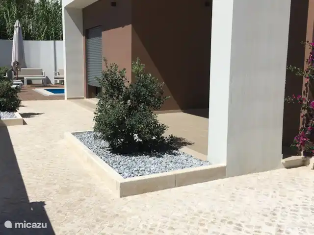 Villa das Hortas huren in Portugal, Costa de Prata, Salir Do Porto - villa Toegang tot het huis en de zwembadzone.