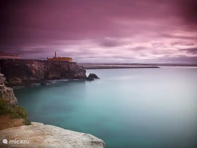 Villa das Hortas huren in Portugal, Costa de Prata, Salir Do Porto - villa Peniche, belangrijke vissershaven en meest westelijke punt van de regio. Verder gekend van zijn talrijke stranden en supertubo golven voor de surfers. Bezoek ook de Fortaleza de Peniche.