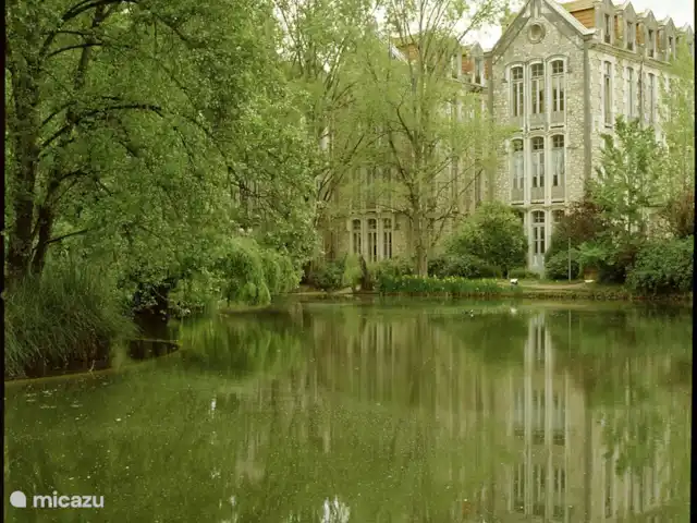 Villa das Hortas huren in Portugal, Costa de Prata, Salir Do Porto - villa Caldas da Rainha, regionale centrumstad met alle faciliteiten en troeven: hub voor de regionale en snelbus verbindingen, dagelijkse fruit- en groetenmarkt, winkelstraten, schitterend park met speeltuin en keramiekatelier van Bordalho Pineiro, cultureel centrum, bars en talloze restaurants.