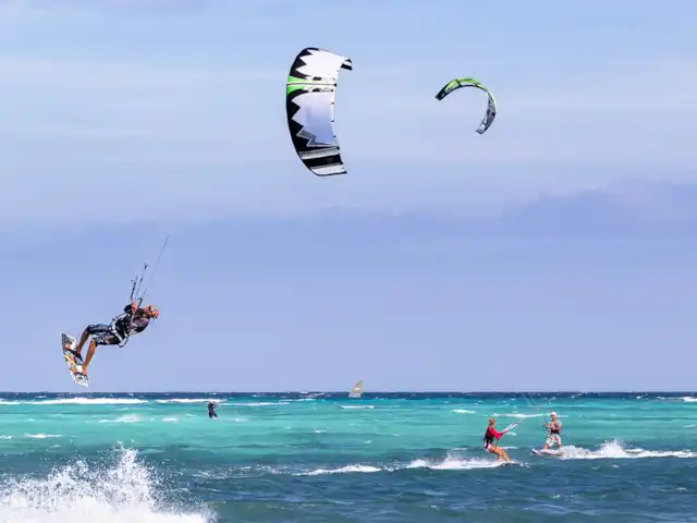 Villa das Hortas huren in Portugal, Costa de Prata, Salir Do Porto - villa Surfen, kitesurfen, zeilen, jetski, kajakken, boardsurfen, ... tal van watersport mogelijkheden op de lagune van Obidos, de baai van São Martinho do Porto en Nazaré.