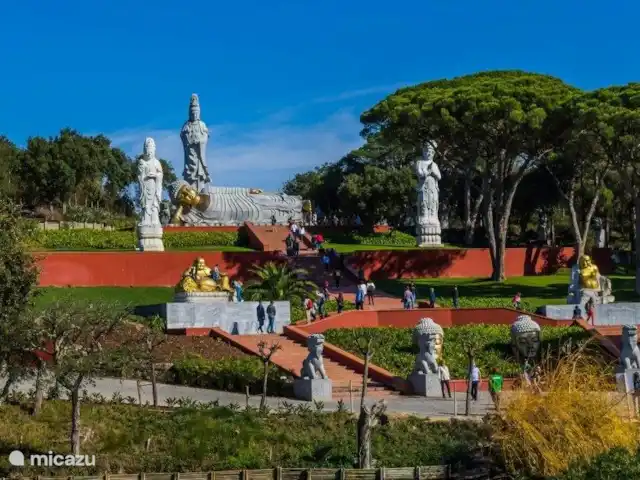 Villa das Hortas huren in Portugal, Costa de Prata, Salir Do Porto - villa Tuin en kunstliefhebber? Dan is Buddha Garden Eden in Bombarral, die een eigenzinnige fusie van oosterse en hedendaagse kunst brengt in een uitzonderlijk mooie tuin, uw ding.