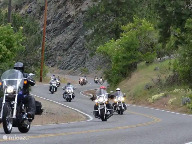 Villa das Hortas huren in Portugal, Costa de Prata, Salir Do Porto - villa De regio is eveneens heel populair bij motorijders vanwege de mooie ritten op de kliffen met prachtige uitzichten op kustlijn en oceaan alsook de rondritten op de kronkelende wegen van het groene, heuvelrijke en diverse landschap in het binnenland.
