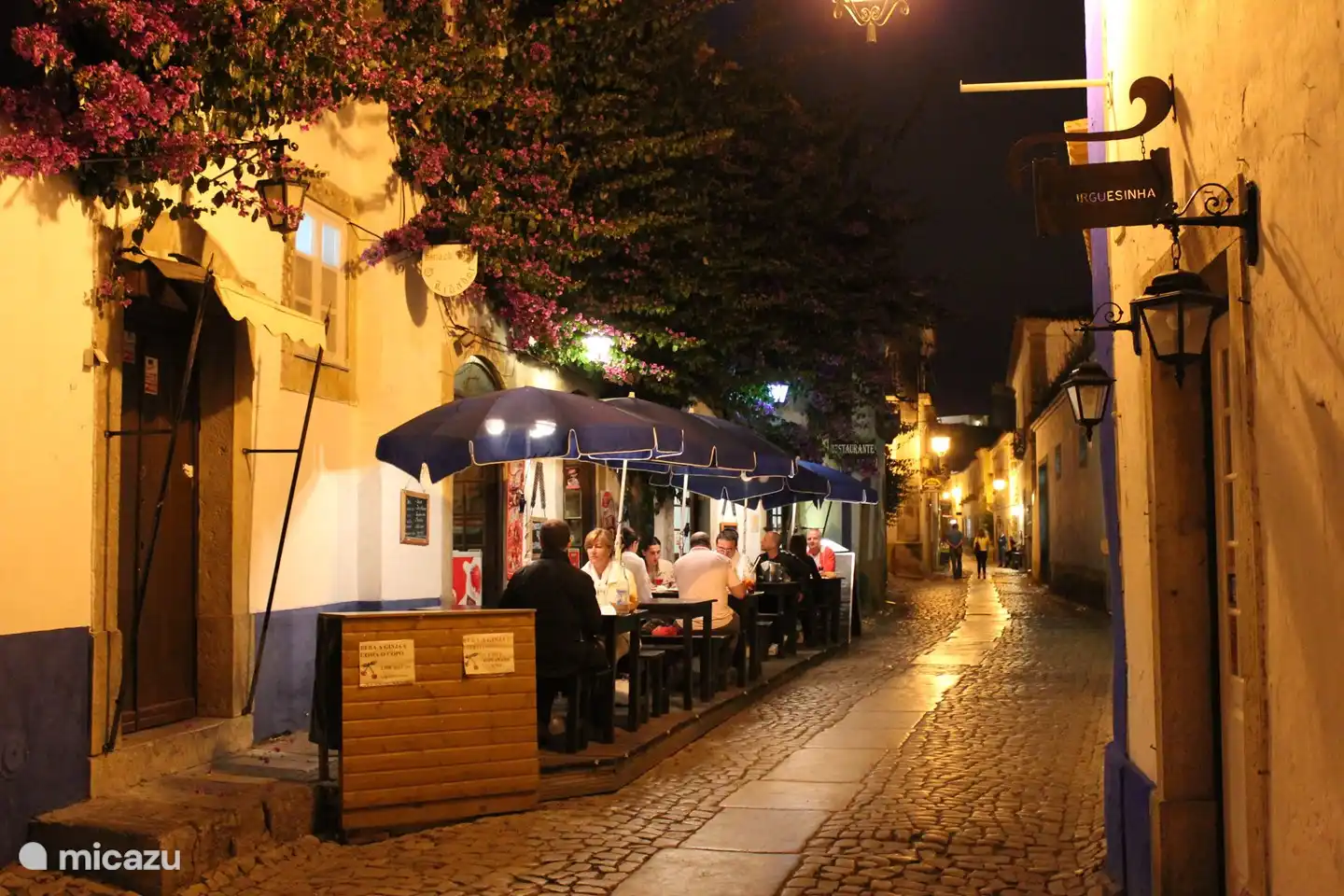 Sie werden an der Silberküste nicht verhungern. Sie können wirklich überall gutes Essen zu erschwinglichen Preisen genießen. Genießen Sie hier in Obidos ein angenehmes und stimmungsvolles Essen.