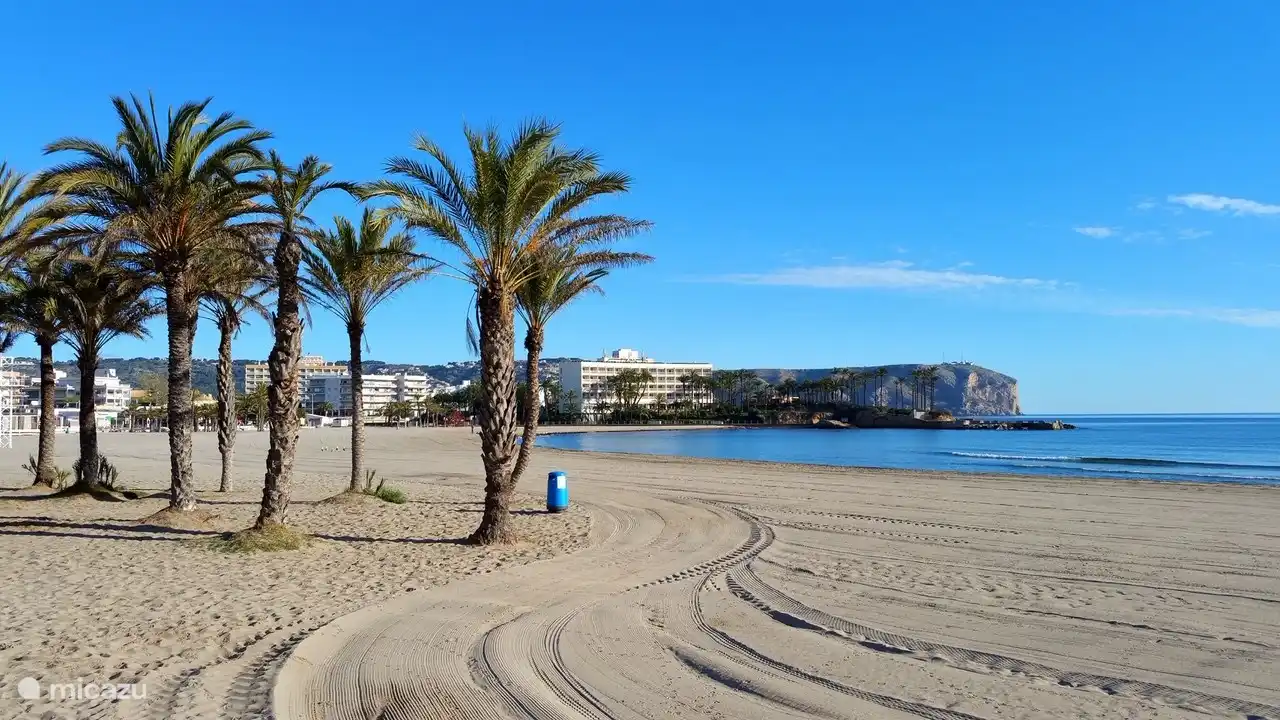 Sandstrand in Javéa in 15 Minuten mit dem Auto. Wie Sie sehen können, ist der Strand sehr gut gepflegt.