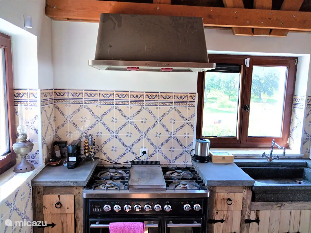 Boretti-Küche mit 2 Öfen und einer Grillplatte