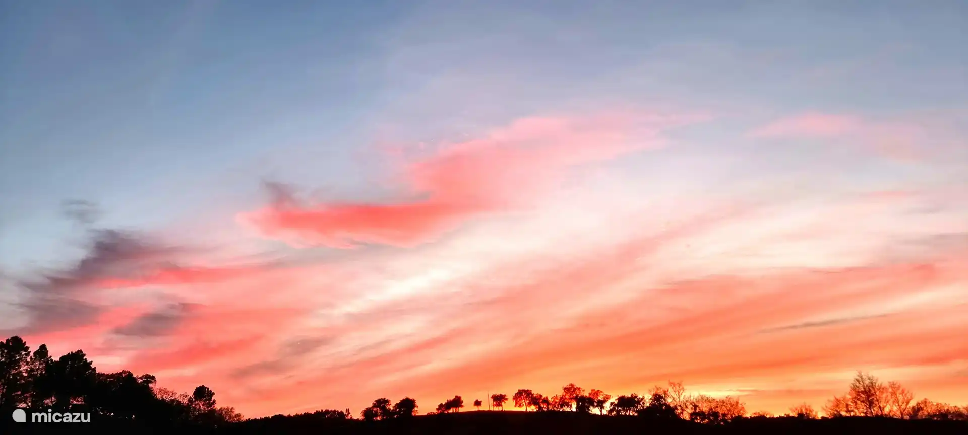 Spektakulärer Himmel und Sternenhimmel