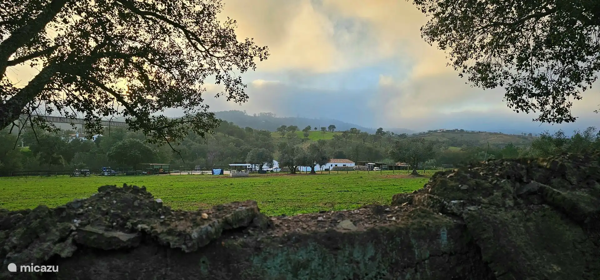 Blick auf unsere Häuser und unser Anwesen