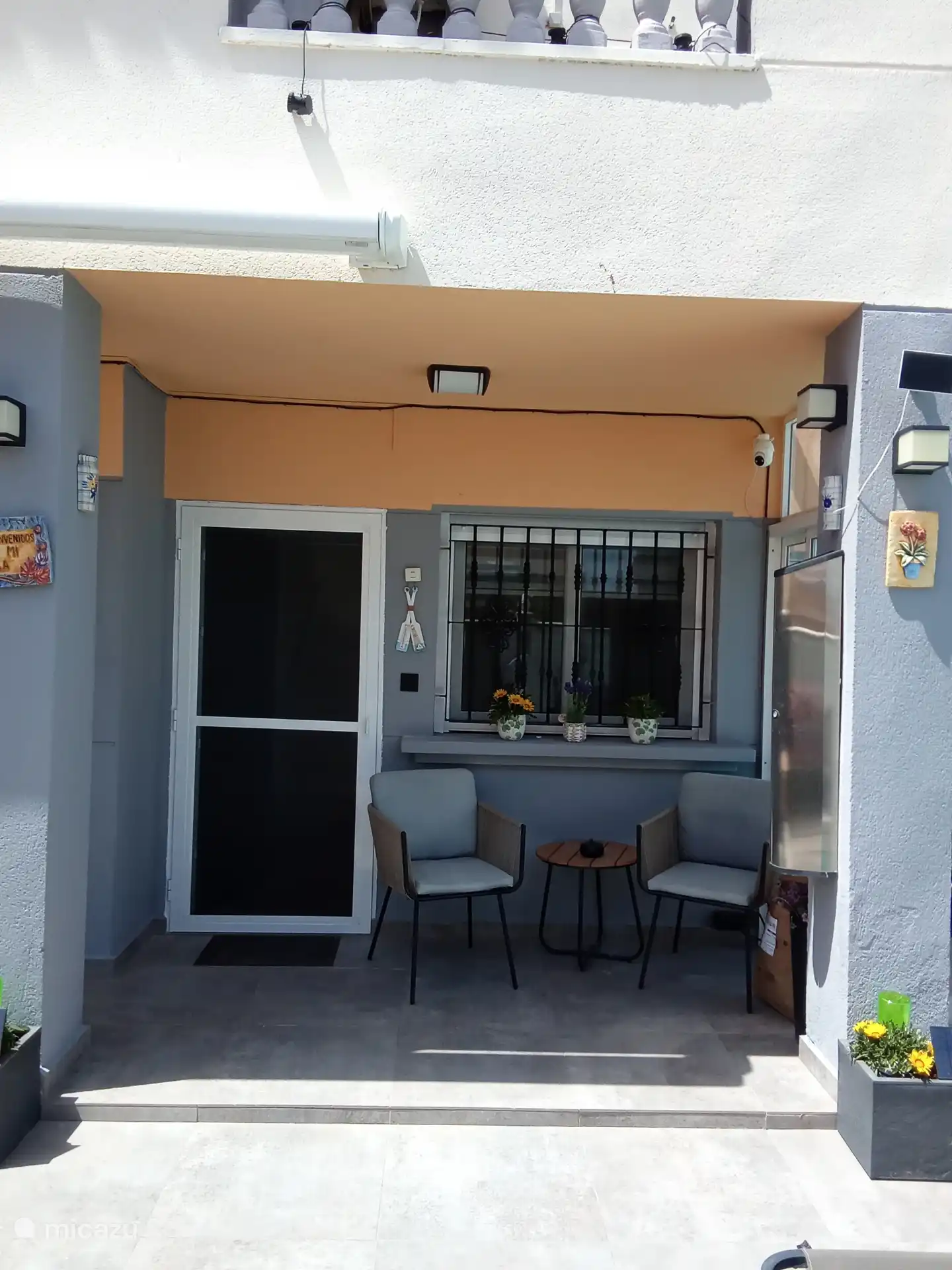 Disfruta de esta zona de estar por la mañana